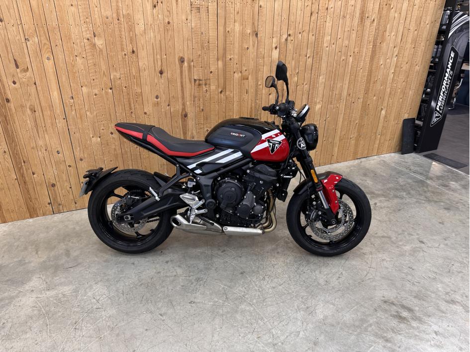 TRIUMPH TRIDENT 660
