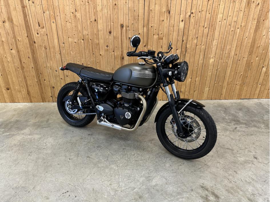 TRIUMPH BONNEVILLE  T100