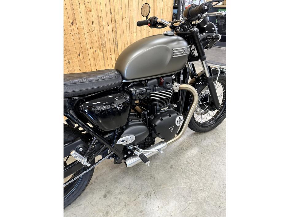 TRIUMPH BONNEVILLE  T100