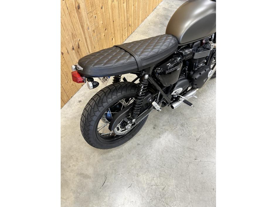 TRIUMPH BONNEVILLE  T100