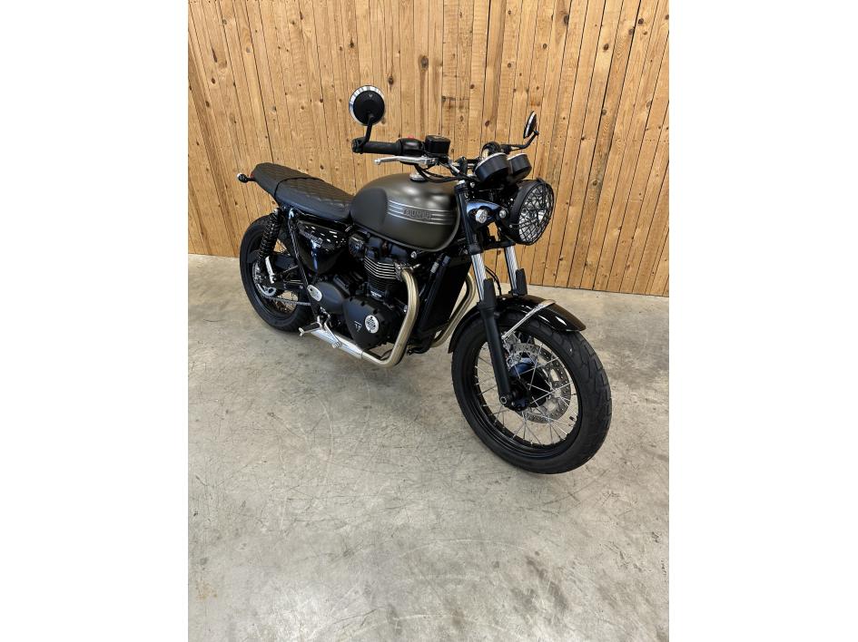 TRIUMPH BONNEVILLE  T100