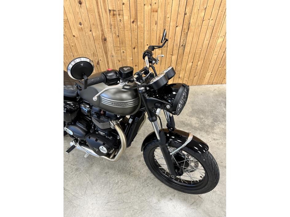 TRIUMPH BONNEVILLE  T100