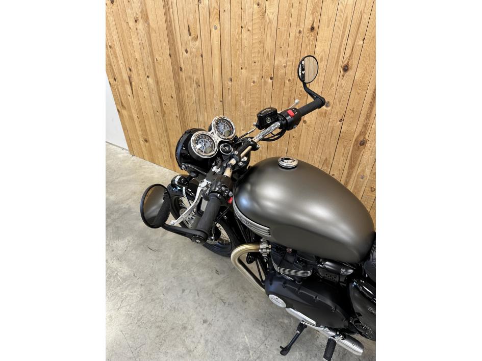 TRIUMPH BONNEVILLE  T100