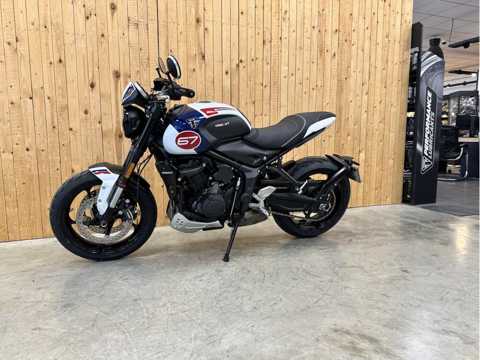 TRIUMPH TRIDENT 660 Tribute
