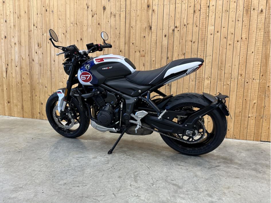 TRIUMPH TRIDENT 660 Tribute