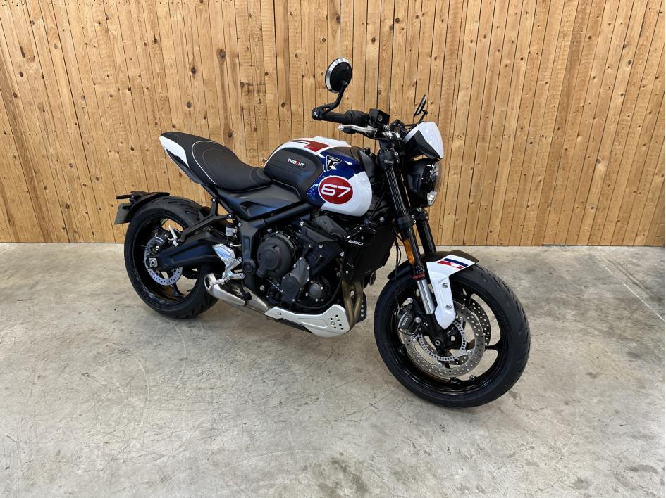 TRIUMPH TRIDENT 660 Tribute