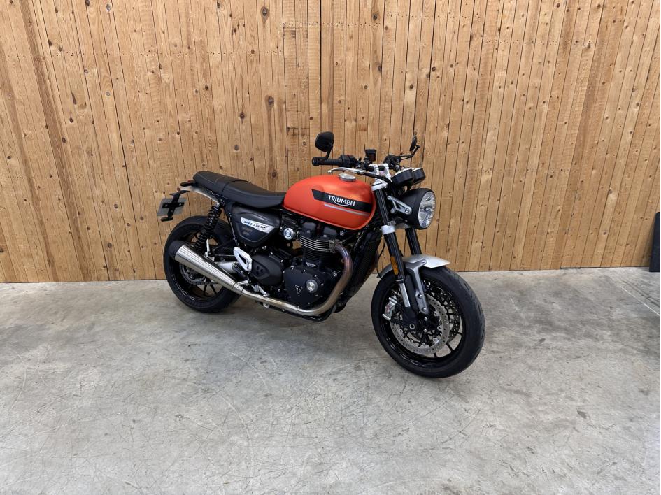 TRIUMPH SPEED TWIN 1200