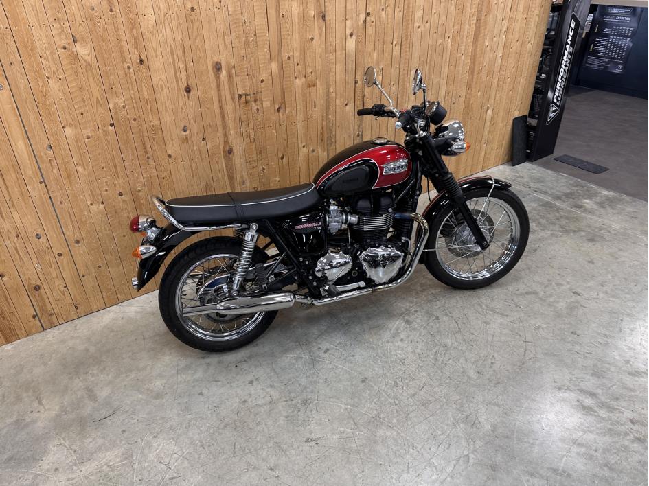 TRIUMPH Bonneville T100