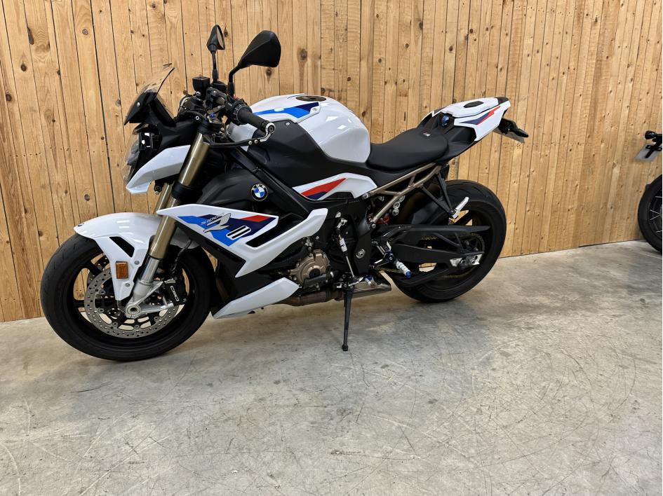 BMW S 1000 R -- PACK M
