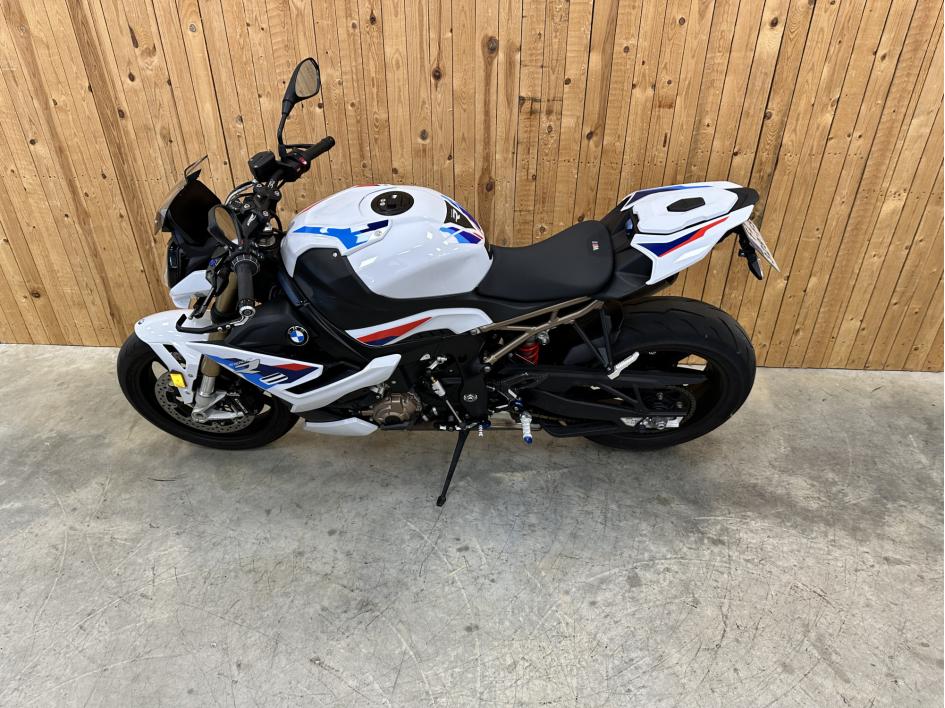 BMW S 1000 R -- PACK M