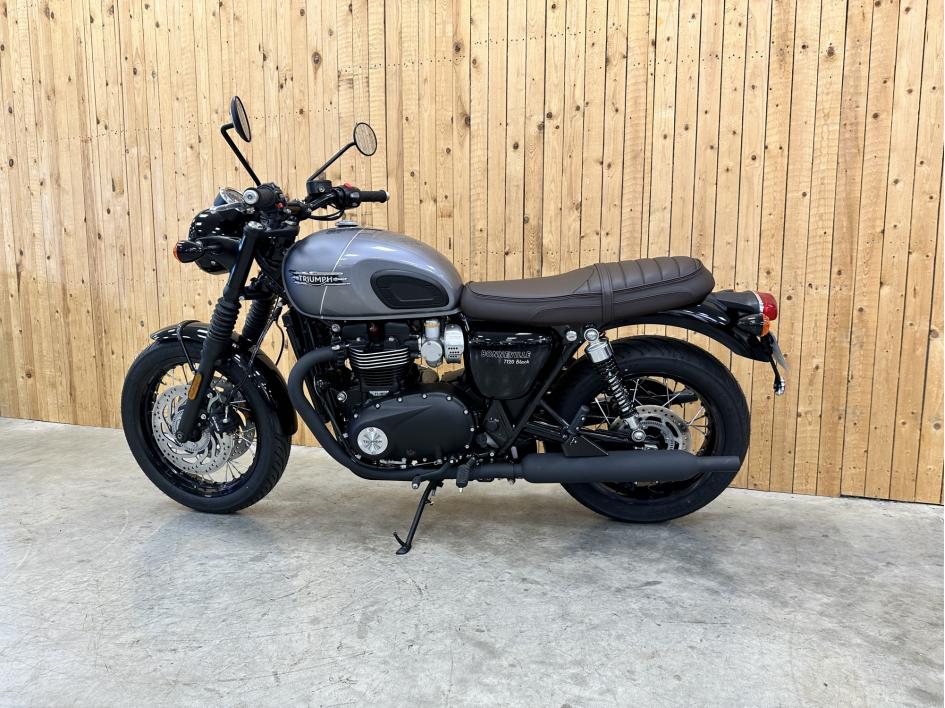 TRIUMPH Bonneville T120 Black