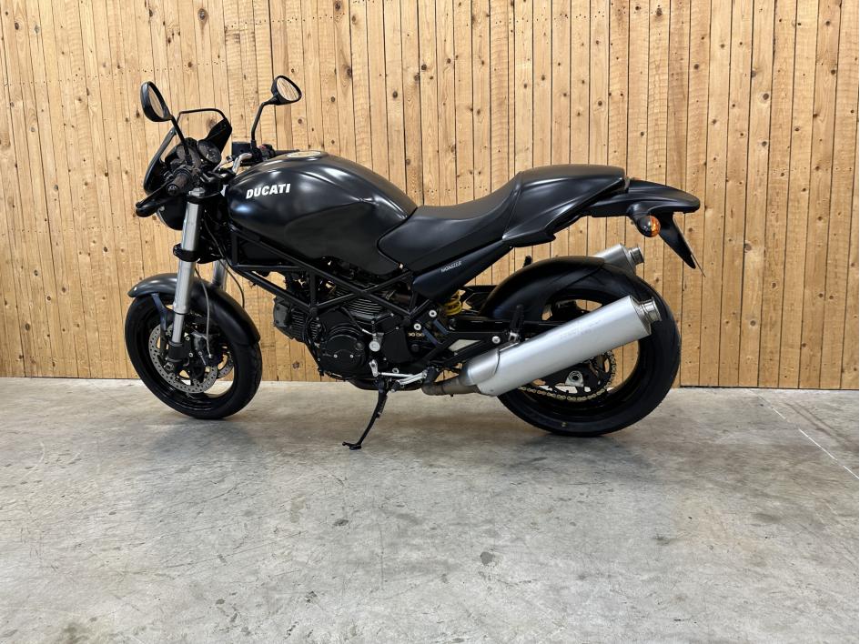 DUCATI MONSTER 695