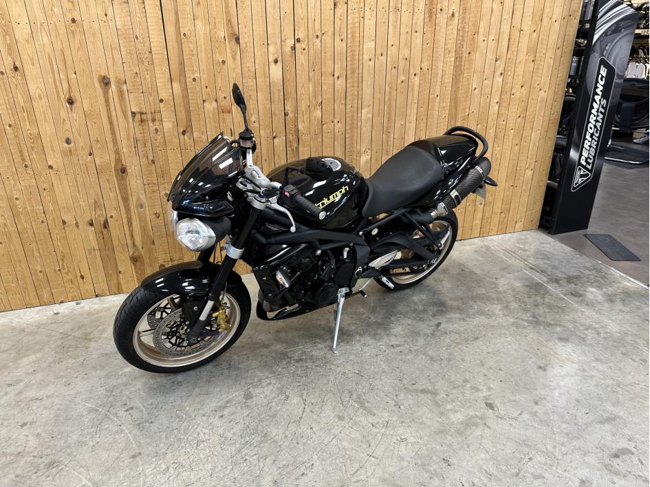 TRIUMPH STREET TRIPLE 675 R