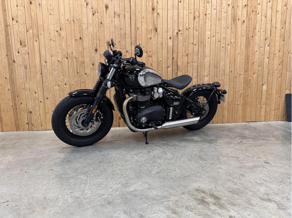 TRIUMPH BOBBER CHROME edition