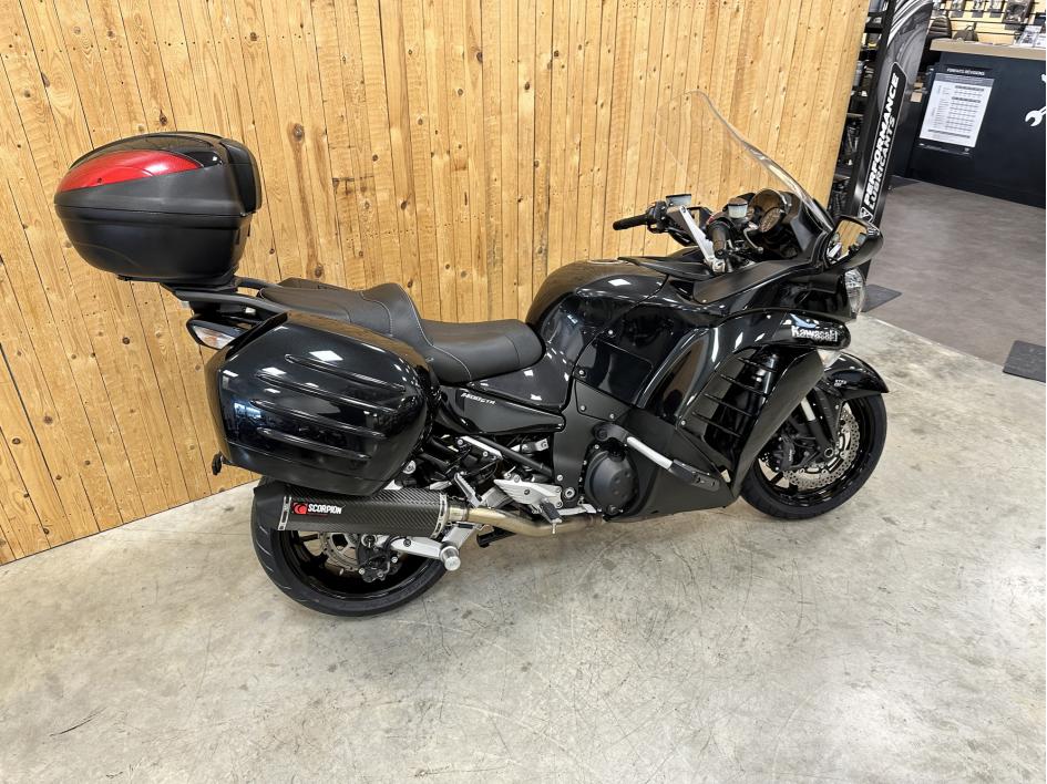 KAWASAKI GTR 1400