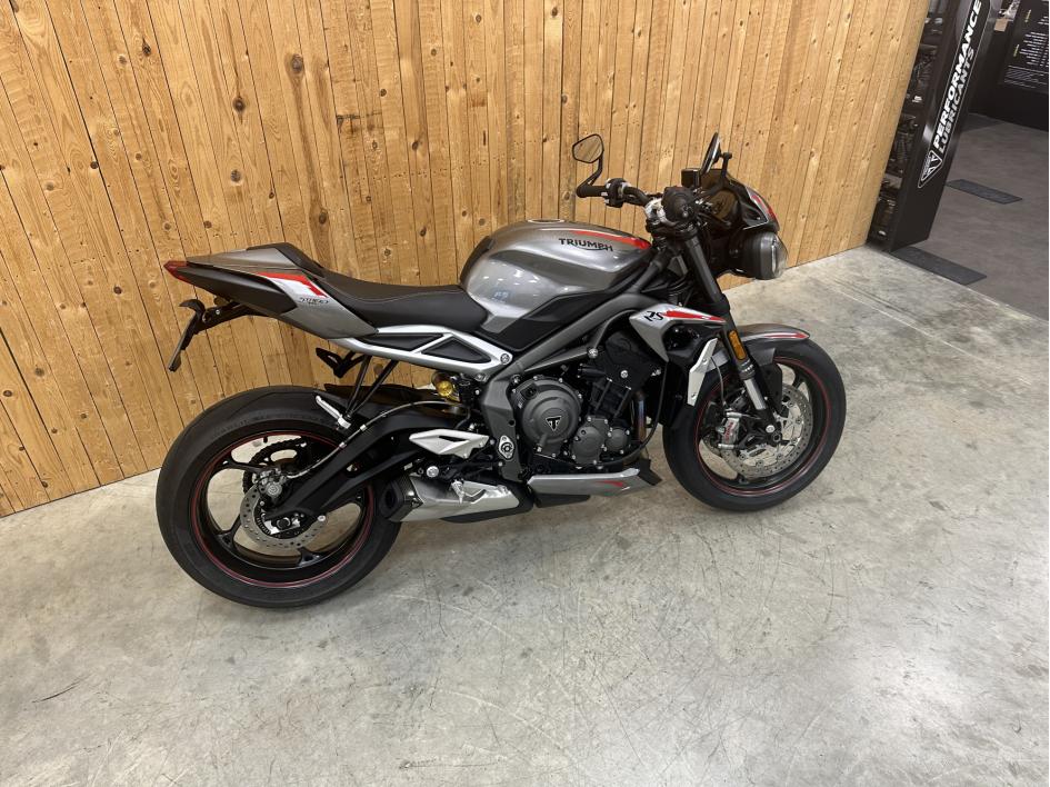 TRIUMPH STREET TRIPLE 765 RS