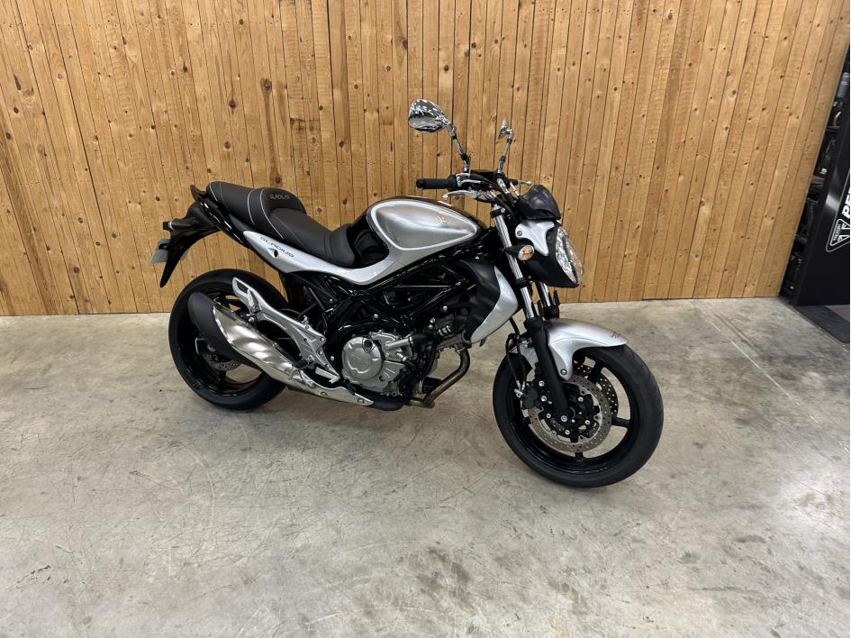 SUZUKI GLADIUS 650