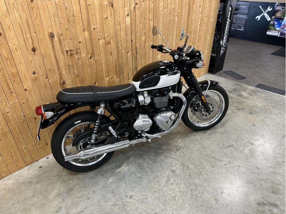 TRIUMPH BONNEVILLE T120